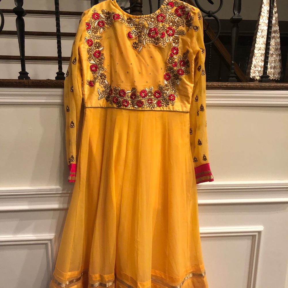 Indian dress - Picture 4 of 5